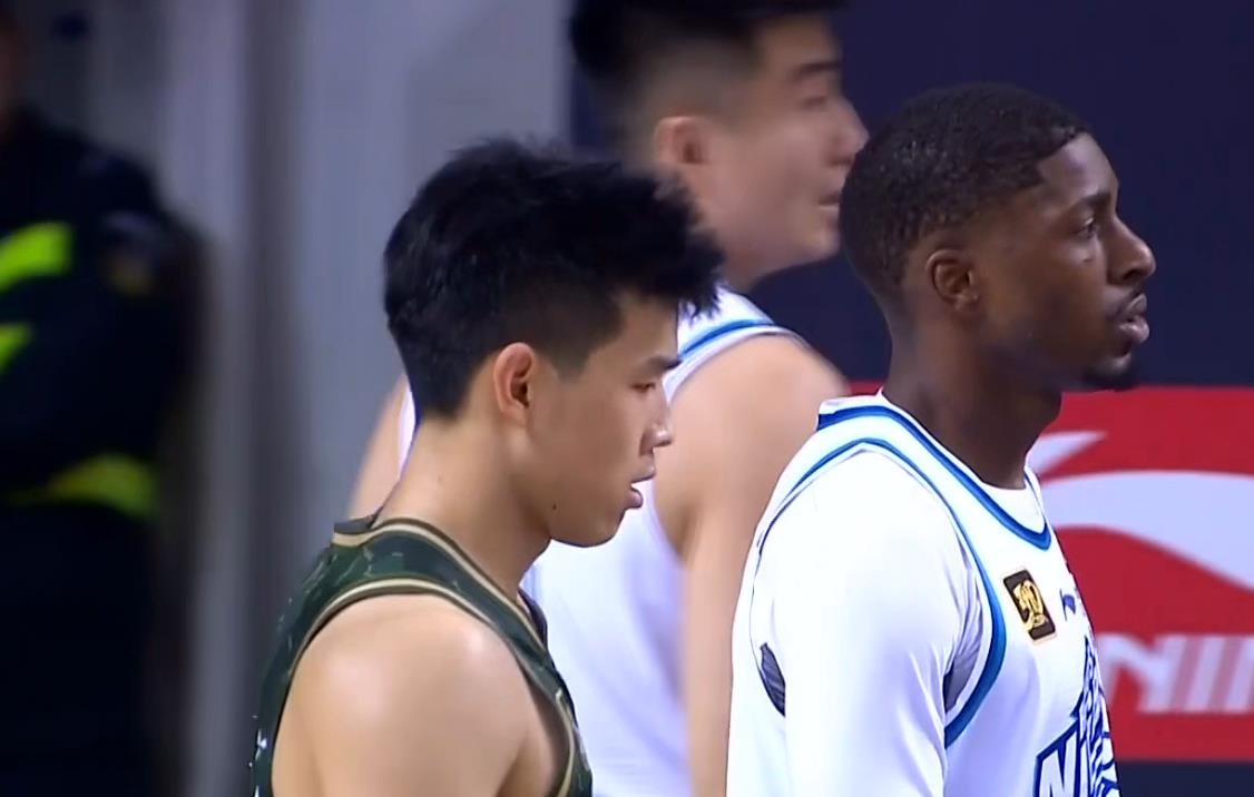 独行侠观众热烈欢呼！，TheShy迎来五赛季出色发挥比赛高潮迭起