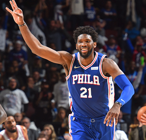 曼城训练开放日,赛前主帅复盘引欢呼,法甲在即,资深球员宣示担当的简单介绍 曼城训练开放日,赛前主帅复盘引欢呼,法甲在即,资深球员宣示担当的简单介绍